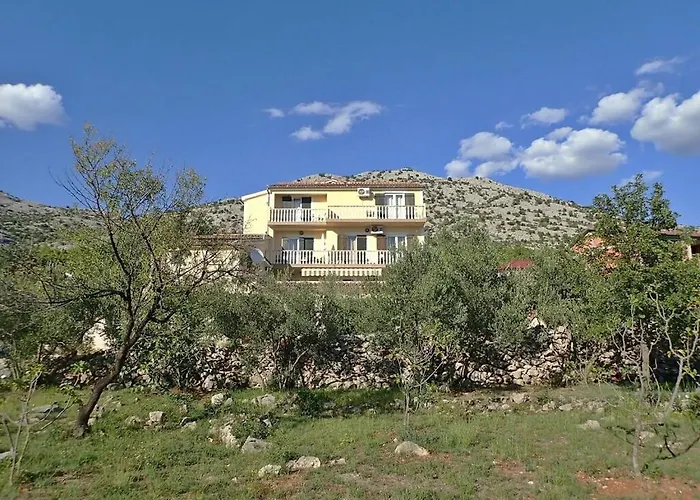 In Near Paklenica National Park דירה סטאריגרד-פקלניצה