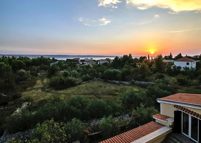 Apartment In Near Paklenica National Park Starigrad Paklenica